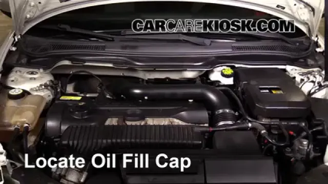 2008 Volvo C30 T5 2.5L 5 Cyl. Turbo Huile Ajouter de l'huile